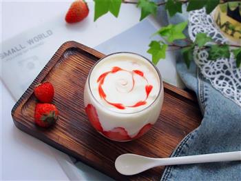 草莓酸奶饮女性的朋友的做法步骤7