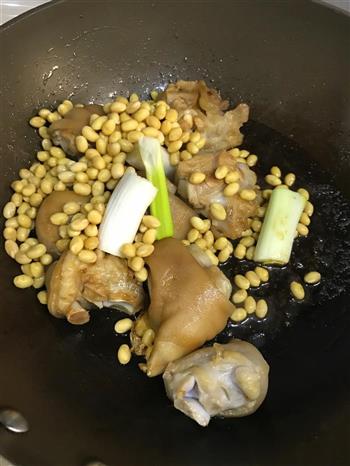 黄豆炖猪蹄的做法步骤4
