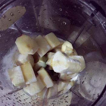 牛油果香蕉苹果奶昔的做法图解5