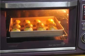 紫薯蛋黄酥的做法步骤22