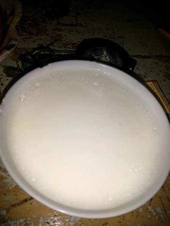 简单的牛奶蒸蛋甜品的做法步骤2