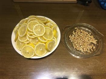 川贝冰糖炖柠檬的做法步骤4