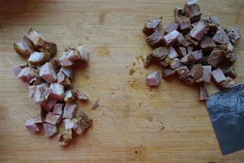 蚝油牛肉炒年糕粒的做法步骤1