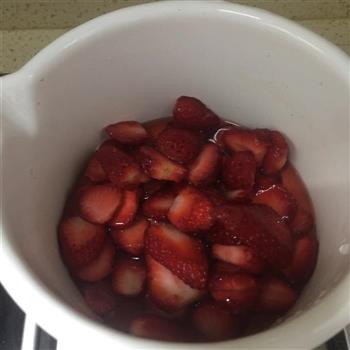 香甜草莓酱的做法步骤3
