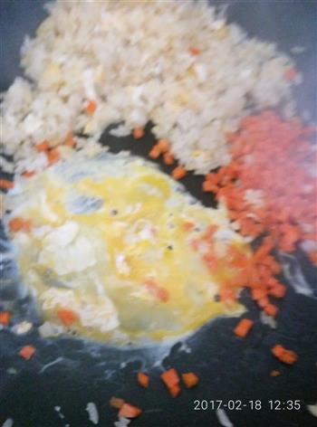 美味蛋炒饭-炒米饭的做法步骤4