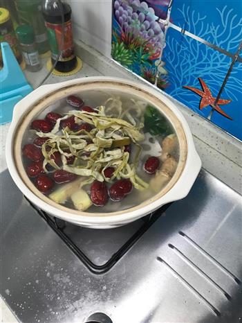 红枣莲藕排骨汤的做法步骤1