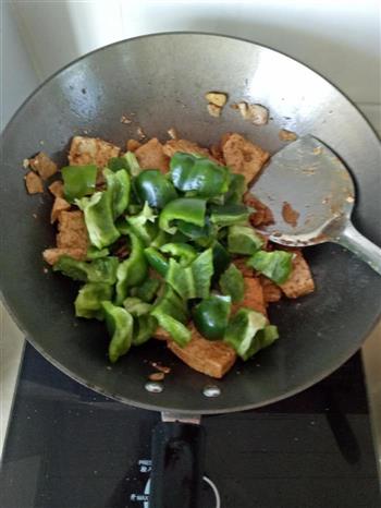 家常豆腐青椒炒肉的做法步骤10