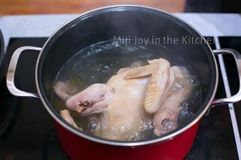 松茸鸡汤的做法步骤2