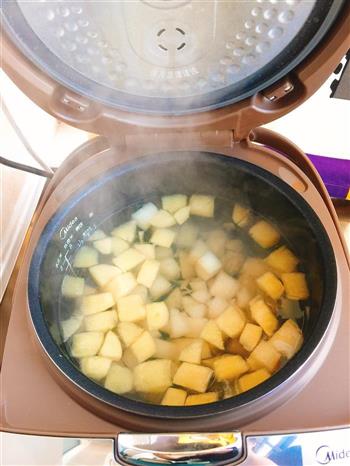 电饭煲苹果梨汁水的做法图解2