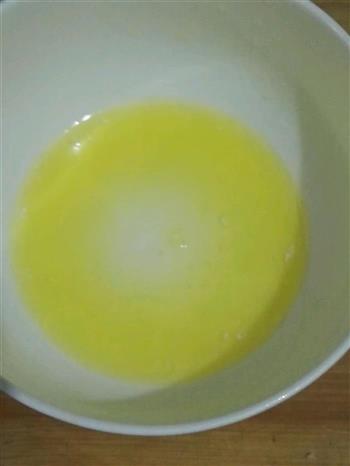 鸡蛋吐司布丁的做法步骤1