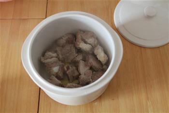 竹荪干贝菌菇排骨汤的做法步骤5
