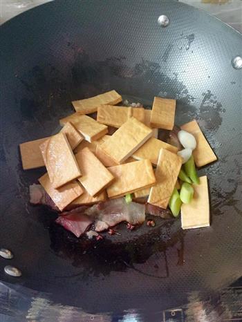 腊肉烧豆干的做法步骤3