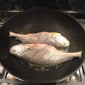 干烧黄鱼的做法步骤6