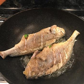 干烧黄鱼的做法步骤7