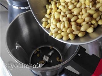黑枣花生豆浆的做法步骤2