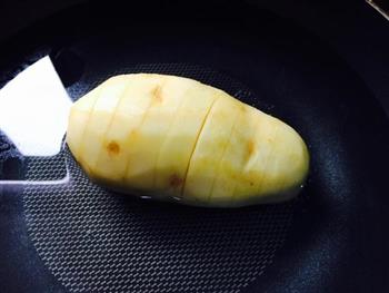 咸蛋黄芝士焗土豆泥的做法步骤2