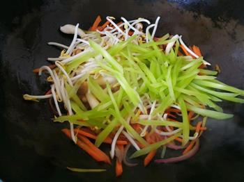 绿豆粉肉丝炒时蔬的做法图解8