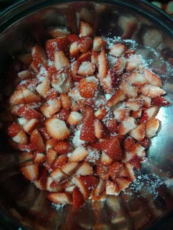 手工草莓酱的做法图解1