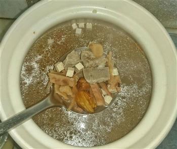 牛大力土茯苓猪骨汤的做法步骤5