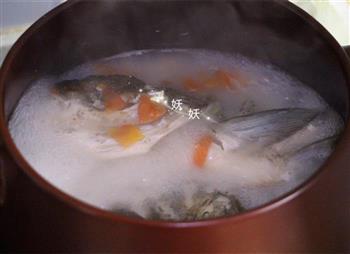 坤博砂锅鱼头的做法步骤7