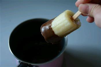 巧克力脆皮香蕉的做法步骤3