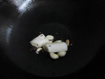 香菇母鸡汤的做法图解4