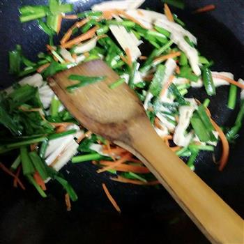 韭菜炒面筋的做法步骤2