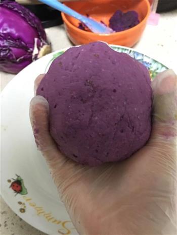 紫薯开花馒头、椰丝紫薯卷的做法步骤2