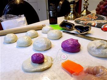 紫薯开花馒头、椰丝紫薯卷的做法步骤3