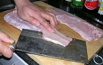 水煮鱼的鱼切片的做法图解7