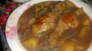 香煎洋葱土豆焖鸡腿的做法步骤3