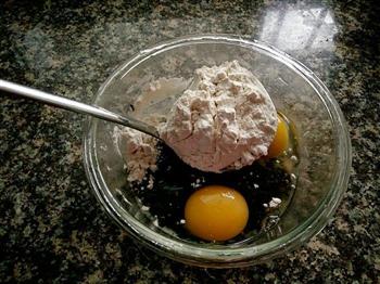 海苔芝麻鸡蛋饼的做法图解3