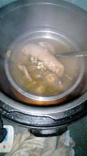 红枣薏米猪腰汤的做法图解4