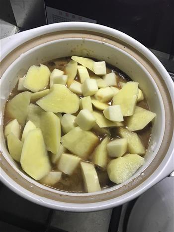 香菇土豆炖鸡翅根的做法步骤11