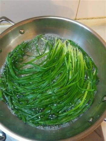 烤韭菜的做法步骤1