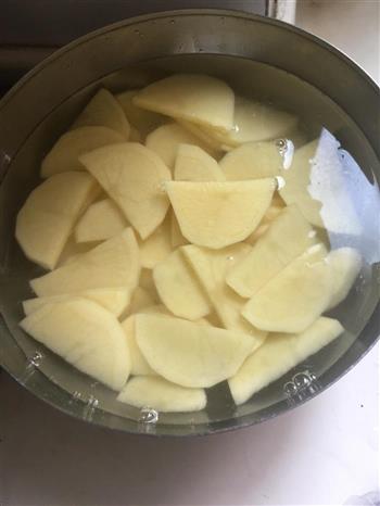 家庭干锅土豆片的做法步骤1