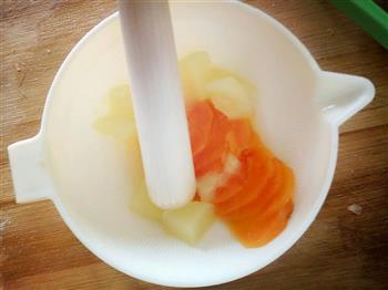 宝宝辅食胡萝卜苹果泥的做法步骤5