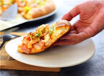嵌入式烤箱食谱-芝心培根虾仁披萨的做法步骤11