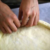 嵌入式烤箱食谱-芝心培根虾仁披萨的做法步骤7