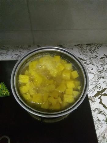 糖水菠萝的做法步骤2