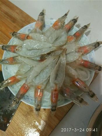 蒜蓉开边虾的做法步骤1