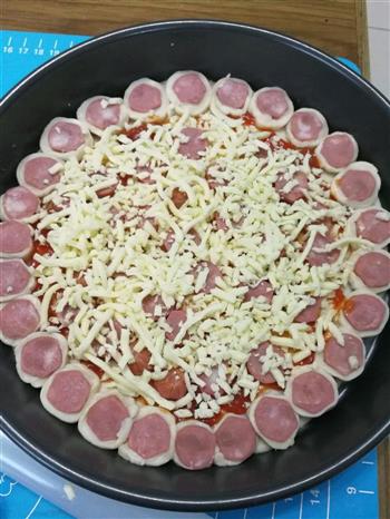 火腿烤肠花边披萨的做法步骤8