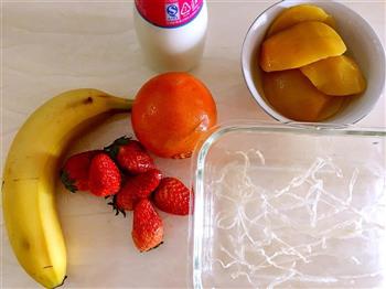 水果果冻与酸奶的做法步骤1