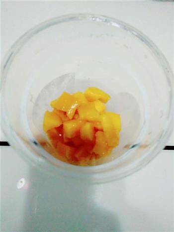 芒果沙拉-芒果酸奶杯的做法图解1