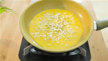 银鱼蛋卷 & 红薯小米粥的做法步骤8