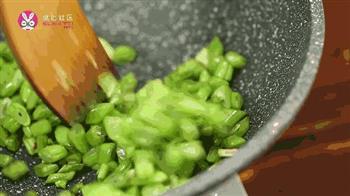 用最简单的食材，打造一盘下饭神菜-橄榄菜肉末豆角的做法步骤4