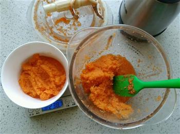 胡萝卜小餐包-超柔软的做法步骤2
