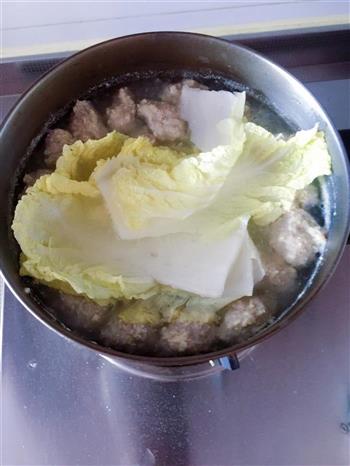 白菜肉丸汤的做法步骤14