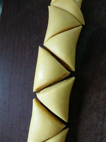 奶香南瓜花式馒头的做法图解2