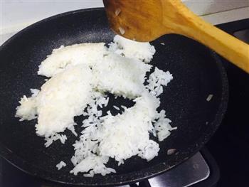 洋葱粟米火腿炒饭的做法步骤6